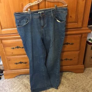 Plus size Levi’s flare leg jeans